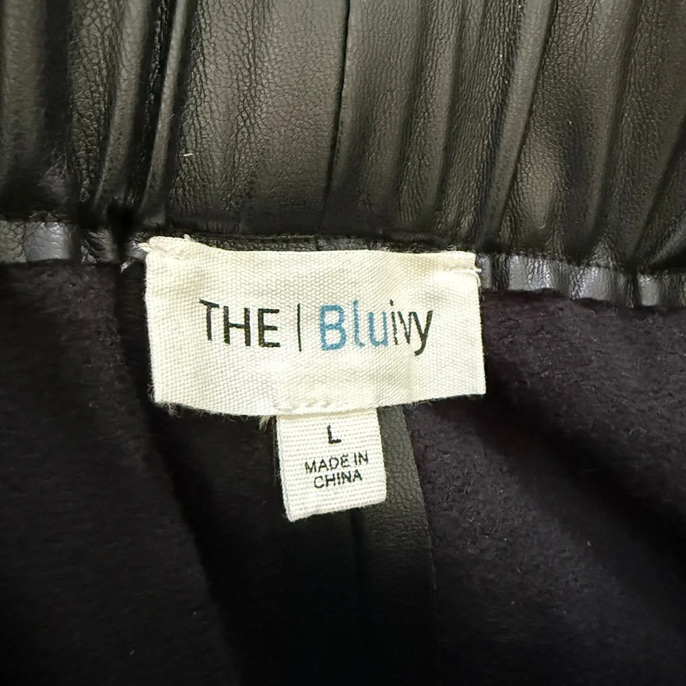 Bluivy Black High-Waist Faux Leather Paperbag Shorts with Tie - Picture 3 of 4